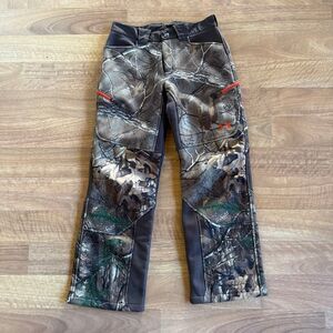 Under Armour Realtree camo sherpa lined youth hunting pants